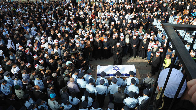 Thousands at Sif's funeral (Photo: Avihu Shapira)