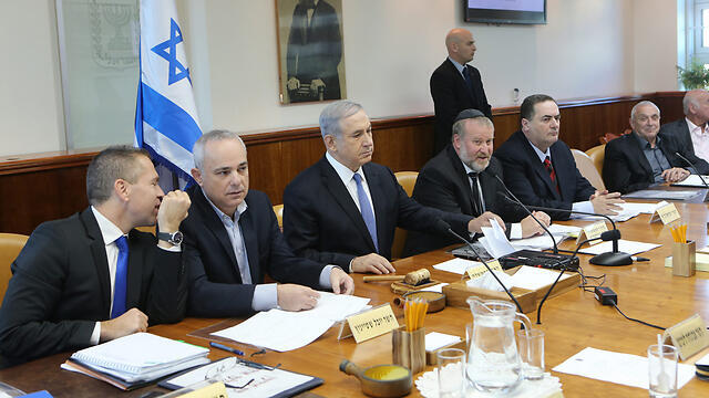 Trying to save the government (Photo: Alex Kolomoisky)