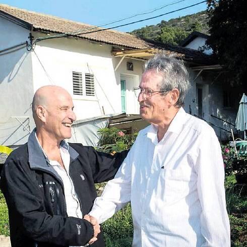 Livni (left) reunites with Dr. Lev (Photo: Gil Nechushtan)