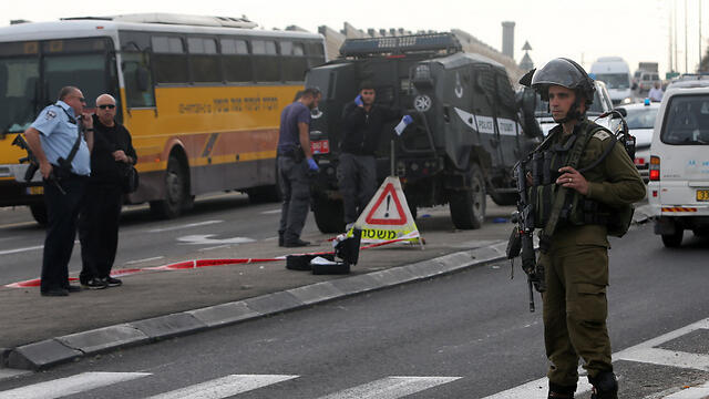 Scene of attack in West Bank (Photo: Alex Kolomoisky) (צילום: אלכס קולומויסקי, "ידיעות אחרונות") Scene of attack in West Bank (Photo: Alex Kolomoisky)