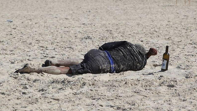 Homeless man in Tel Aviv (Photo: Motti Kimchi)