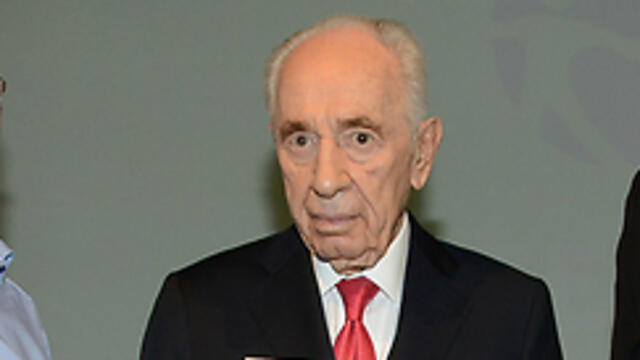 Former president Shimon Peres indirectly lashes out at Netanyahu and Likud. (Photo: Aviv Hofi) (צילום: אביב חופי) Former president Shimon Peres indirectly lashes out at Netanyahu and Likud. (Photo: Aviv Hofi)