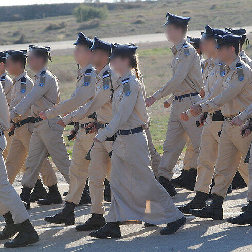 "Yael" marches with fellow IAF cadets (Photo: Herzl Yossef) 