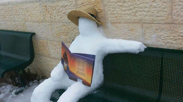 A snowman in Gush Etzion (Photo: Shapira Family) (צילום: משפחת שפירא) A snowman in Gush Etzion (Photo: Shapira Family)