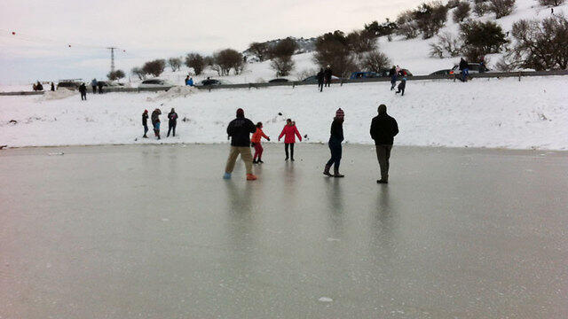 A frozen pond in the Golan Heights (Photo: Tomer Litman) (צילום: תומר ליטמן) A frozen pond in the Golan Heights (Photo: Tomer Litman)