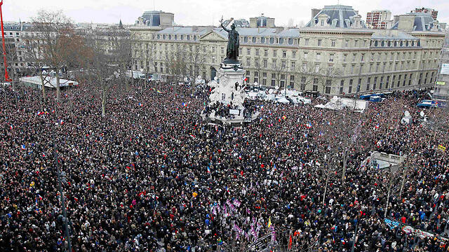 One million show solidarity in France as Jews weigh their future in France and consider Aliyah to Israel. (Photo: Reuters)