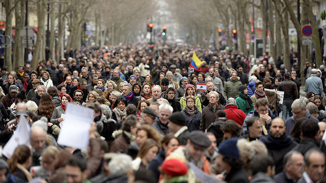 Participants in the square (Photo: AFP)