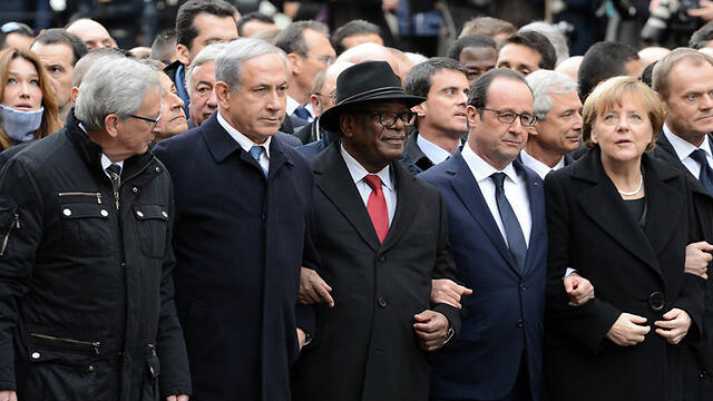 Netanyahu with world leaders (Photo: GPO) (צילום: חיים צח, לע"מ) Netanyahu with world leaders (Photo: GPO)