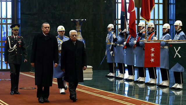 Erdogan and Abbas (Photo: AP) (צילום: AP) Erdogan and Abbas (Photo: AP)