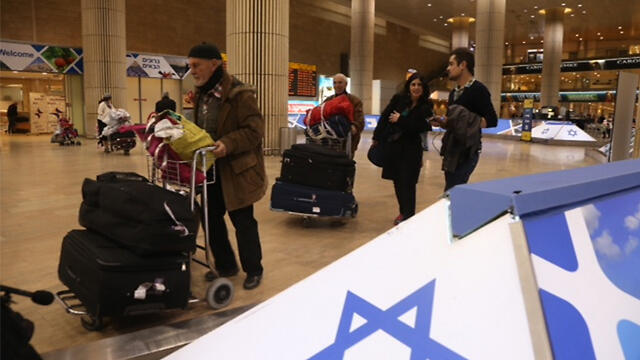 Aliyah from France has risen steeply in recent years and France has become the number one source of immigration to Israel for the first time (Archive photo: Motti Kimchi) (צילום: מוטי קמחי) Aliyah from France has risen steeply in recent years and France has become the number one source of immigration to Israel for the first time (Archive photo: Motti Kimchi)