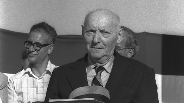 Isaac Bashevis Singer. 'He describes such strong lust that the page catches fire' (Photo:  Moshe Milner / GPO)