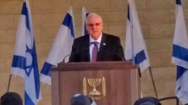 President Rivlin praises Orbach (Photo: Barel Efaim)