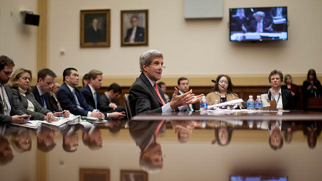 Kerry addresses senate on Iran. (Photo: Associated Press) (צילום: AP) Kerry addresses senate on Iran. (Photo: Associated Press)