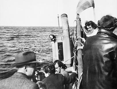 Danish Jews escape to Sweden during Holocaust with Danes' help 