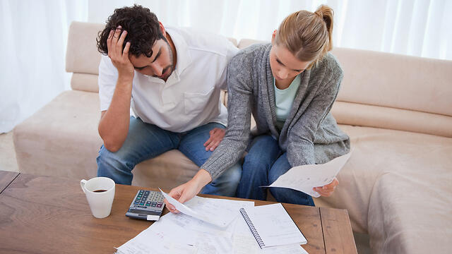 2025 will bring financial difficulty 