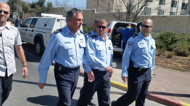 Police Cheif Danino at scene of attack (Photo: Eli Mendelbaun(