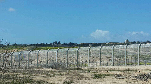 Israel-Gaza border (Photo: Yoav Zitun) (צילום: יואב זיתון) Israel-Gaza border (Photo: Yoav Zitun)