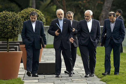Iranian negotiating team in Lausanne (Photo: AP) (צילום: AP) Iranian negotiating team in Lausanne (Photo: AP)
