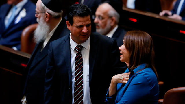 Odeh (L) with Zionist Union MK Shelly Yachimovich (Photo: Knesset) (צילום: דוברות הכנסת) Odeh (L) with Zionist Union MK Shelly Yachimovich (Photo: Knesset)