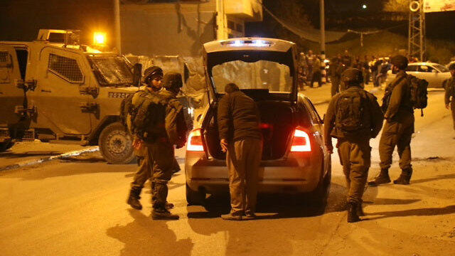 IDF troops searching for the missing Israeli (Photo: Motti Kimchi) (צילום: מוטי קמחי ) IDF troops searching for the missing Israeli (Photo: Motti Kimchi)