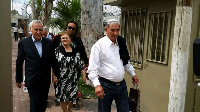 Katsav (L) with wife Gila (Photo: Shahar Chai)