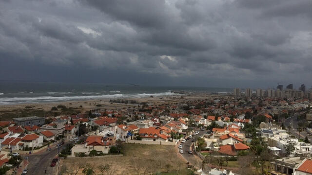 Cloudy weather in Ashdod (Photo: Shmuel David) (צילום: שמואל דוד) Cloudy weather in Ashdod (Photo: Shmuel David)