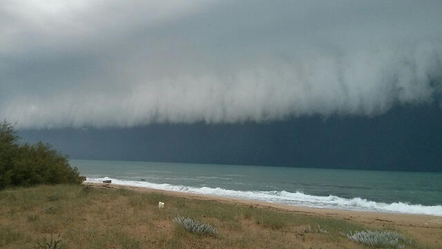 Nahariya coast, Sunday morning (Photo: Oren Kadosh)