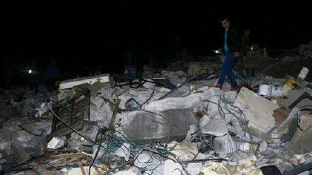 Ruins of Khatib's demolished home (Photo: Anwar Amara) (צילום: אנור אמארה) Ruins of Khatib's demolished home (Photo: Anwar Amara)
