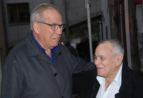 Eilat (R) with  Steff Wertheimer (L) (Photo: David Einav)