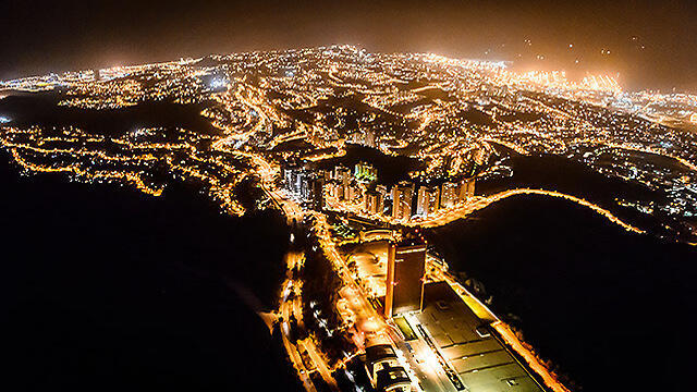 Haifa from the sky at night (Photo: Israel Bardugo) (צילום: ישראל ברדוגו ) Haifa from the sky at night (Photo: Israel Bardugo)