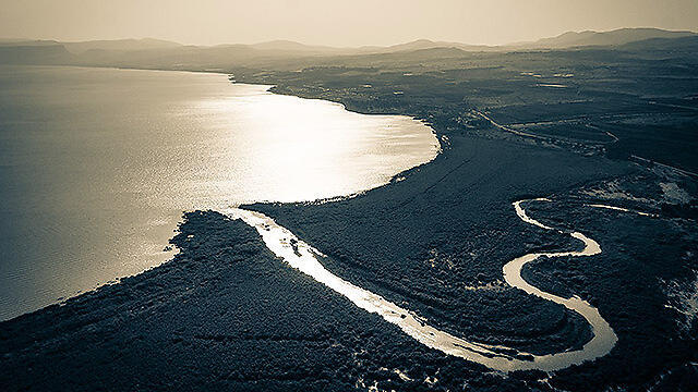 Jordan river flows in to Sea of Galilee. (Photo: Israel Bardugo) (צילום: ישראל ברדוגו ) Jordan river flows in to Sea of Galilee. (Photo: Israel Bardugo)