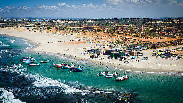 Hadera Beach. (Photo: Israel Bardugo) (צילום: ישראל ברדוגו ) Hadera Beach. (Photo: Israel Bardugo)