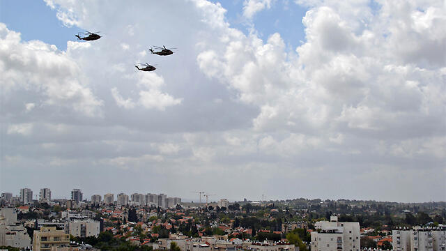 IAF planes over Rehovot (Photo: Ari Ringer) (צילום: ארי רינגר) IAF planes over Rehovot (Photo: Ari Ringer)