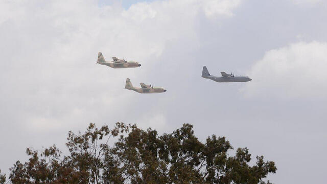 Flyover near Be'er Sheva (Photo: Herzl Yosef) (צילום: הרצל יוסף) Flyover near Be'er Sheva (Photo: Herzl Yosef)