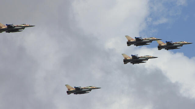 Last year's IAF fly-over (Photo: Fadi Gavar)