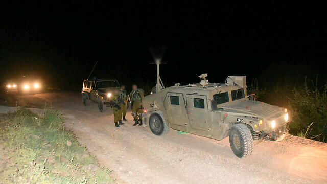 Forces at scene of attack (Photo: Avihu Shapira)