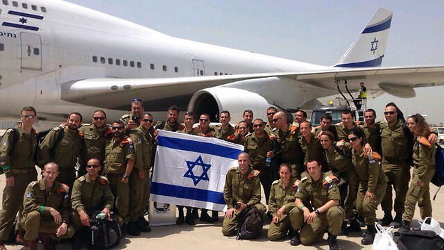 IDF team before take off to Nepal (Photo: Yoav Zitun)