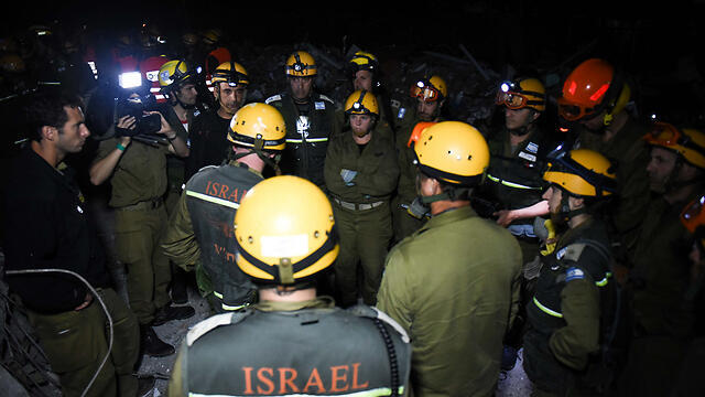 Home Front soldiers sent to assist in search-and-rescue missions (Photo: IDF Spokesperson) (צילום: דובר צהל) Home Front soldiers sent to assist in search-and-rescue missions (Photo: IDF Spokesperson)
