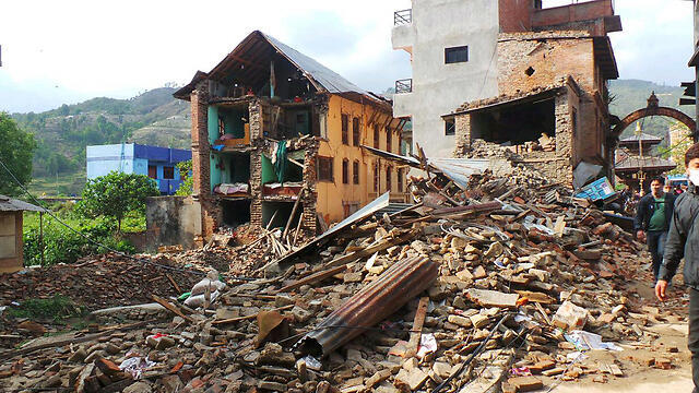 Rubble of collapsed houses in Nepal (Photo: Itay Blumenthal)