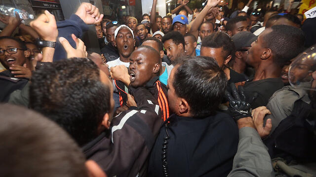 Violent protest in Jerusalem (Photo: Gil Yohanan)