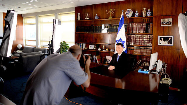 Knesset Speaker Yuli Edelstein in front of the camera (Photo: GPO) (צילום: לע"מ) Knesset Speaker Yuli Edelstein in front of the camera (Photo: GPO)