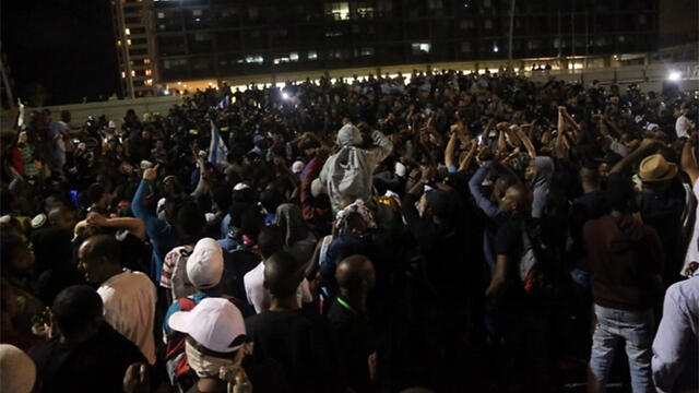 Ethiopian Israelis in Rabin Square (Photo: Motti Kimchi)
