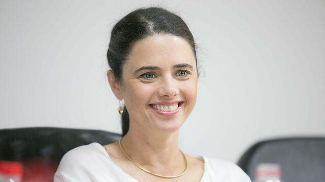 Shaked enters the Justice Ministry (Photo: Noam Moskovich)