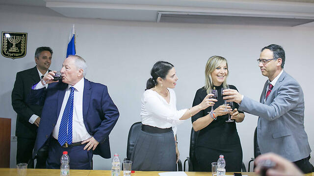 Shaked enters the Justice Ministry (Photo: Noam Moskovich)