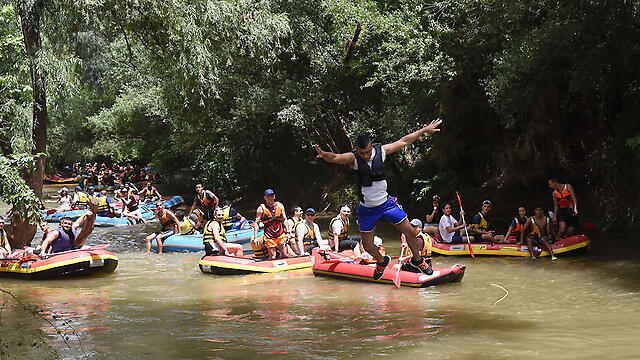 Водный туризм на севере Израиля. Фото: Авигу Шапира