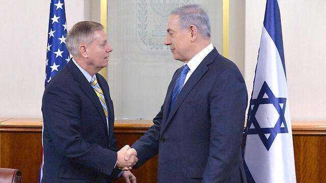 Netanyahu meeting with Republican Senator Lindsey Graham (Photo: EFP)