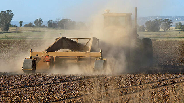The drought threatens California's massive farming industry which uses mostly clean drinking water. (Photo: AFP)