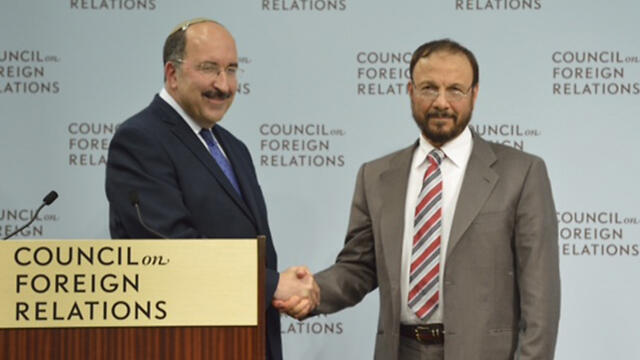 Gold in a previous meeting with Eshki (Photo: CFR)
