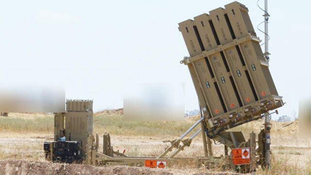 Iron Dome battery in Ashdod (Photo: Avi Rokah) (צילום: אבי רוקח) Iron Dome battery in Ashdod (Photo: Avi Rokah)