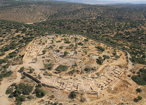 Khirbet Qeiyafa where the jar was found (Photo: Skyview) (צילום: חברת Skyview, באדיבות האוניברסיטה העברית ורשות העתיקות ) Khirbet Qeiyafa where the jar was found (Photo: Skyview)